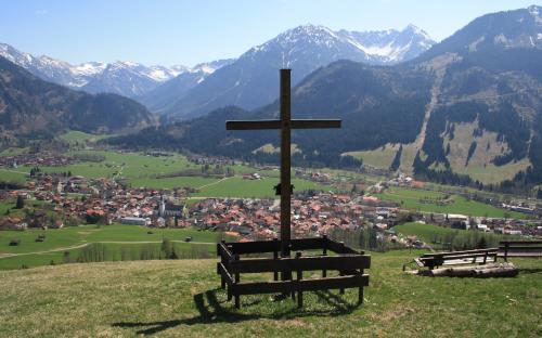 Aussichtspunkt "Nusche" mit Blick auf Bad Hindelang